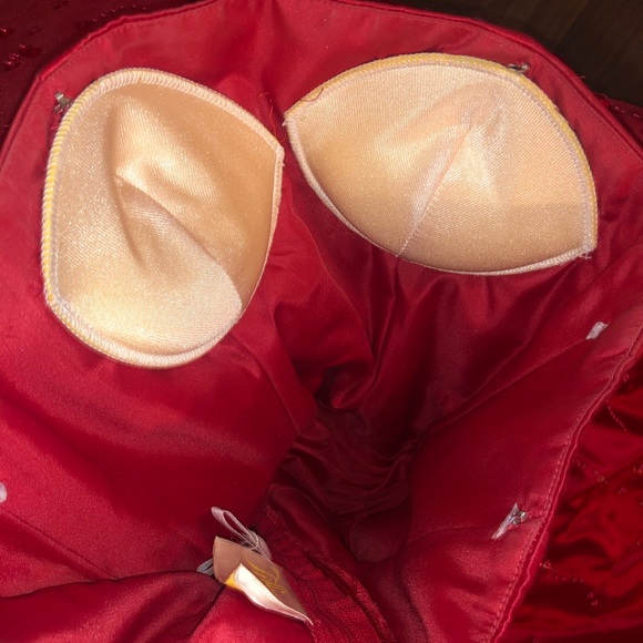 Red prom dress - Picture 9 of 9